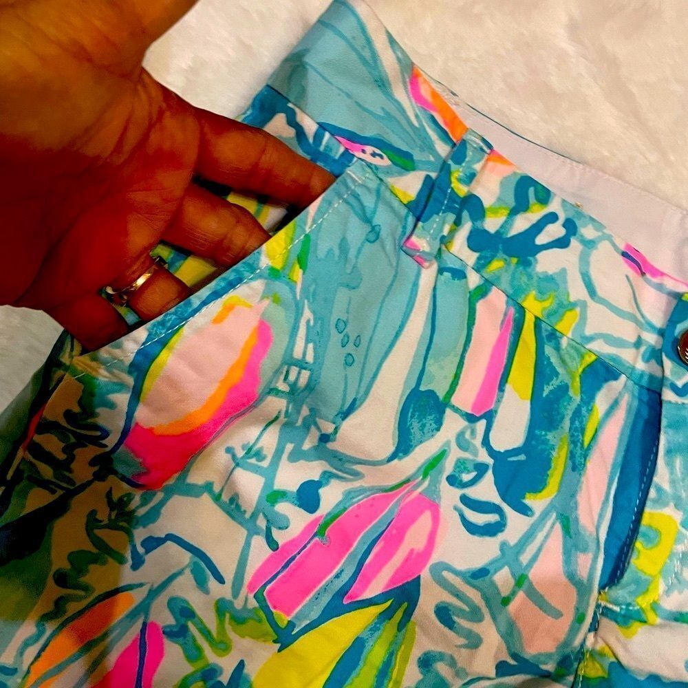 (B5) Lilly Pulitzer short Size 2 - Picture 5 of 12